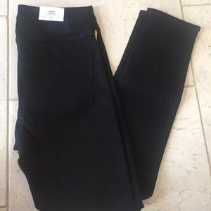 BLACK SKINNY JEANS (ANKLE)